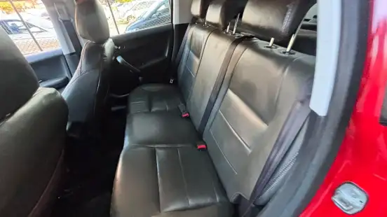 PEUGEOT-208-2013