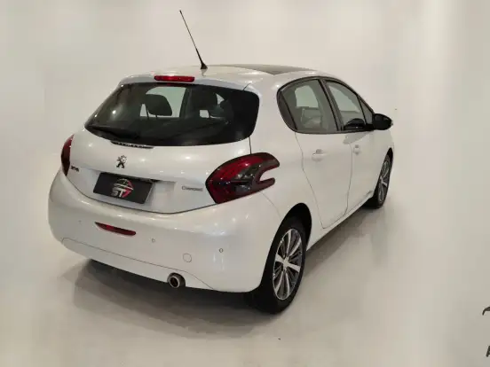 PEUGEOT-208-1.6 GRIFFE 16V FLEX 4P AUTOMÁTICO PEUGEOT-208-2018