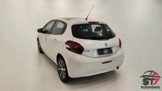 PEUGEOT-208-2018