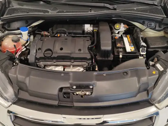 PEUGEOT-208-1.6 GRIFFE 16V FLEX 4P AUTOMÁTICO PEUGEOT-208-2018