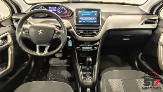 PEUGEOT-208-2018