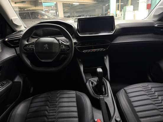 PEUGEOT-208-2024