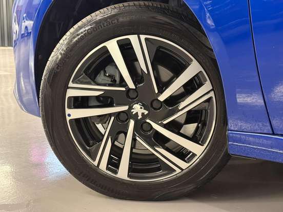 PEUGEOT-208-2023