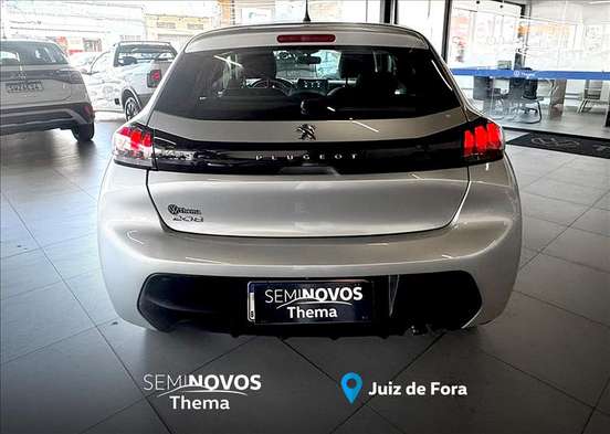 PEUGEOT-208-2021