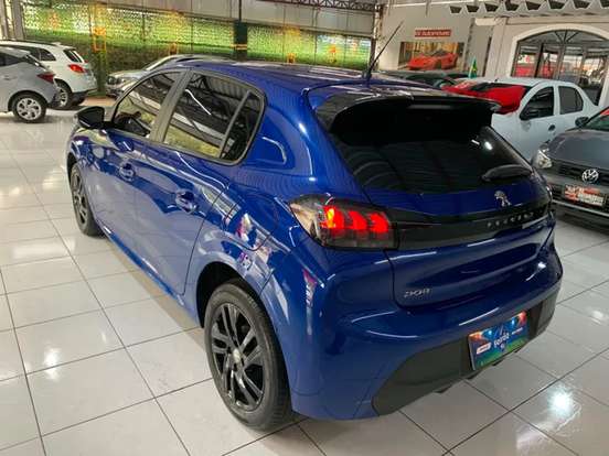 PEUGEOT-208-2021