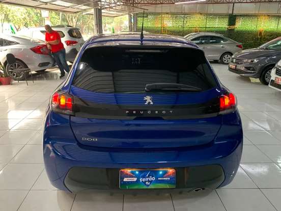 PEUGEOT-208-2021