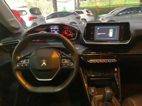 PEUGEOT-208-2021