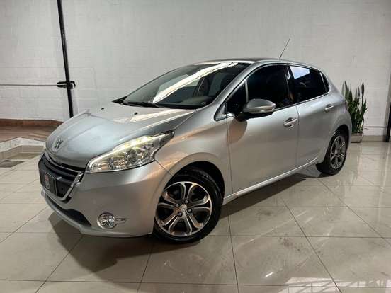 PEUGEOT-208-2015