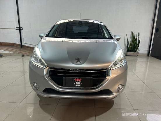 PEUGEOT-208-2015