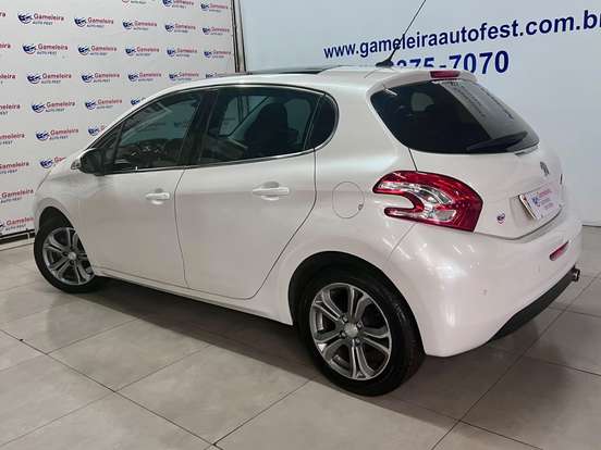 PEUGEOT-208-2014