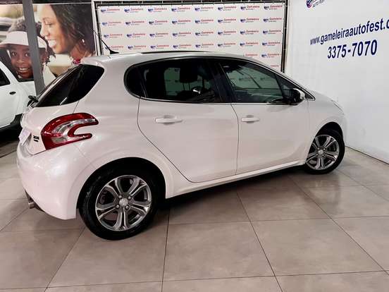 PEUGEOT-208-2014