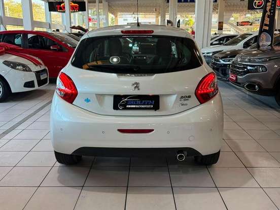PEUGEOT-208-2015