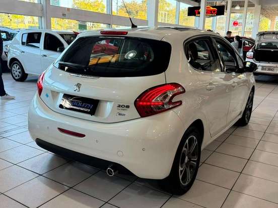 PEUGEOT-208-1.6 GRIFFE 16V FLEX 4P MANUAL PEUGEOT-208-2015