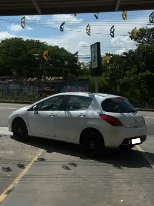 PEUGEOT-308-2015