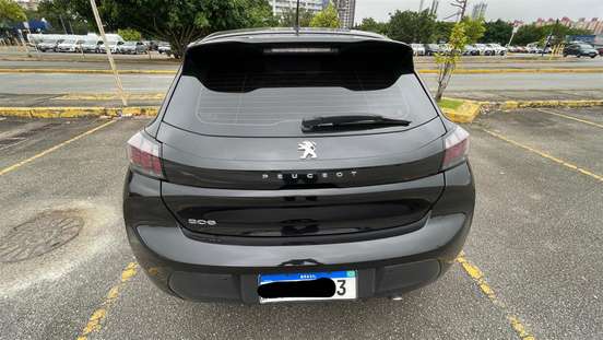 PEUGEOT-208-2021
