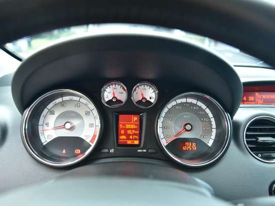 PEUGEOT-408-1.6 BUSINESS 16V TURBO FLEX 4P AUTOMÁTICO PEUGEOT-408-2016
