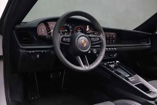 PORSCHE-911-2023