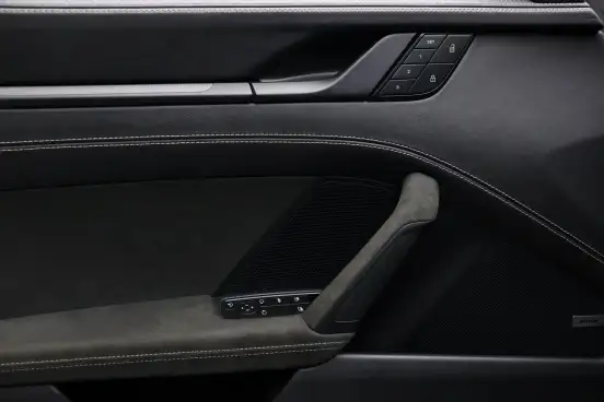 PORSCHE-911-2023