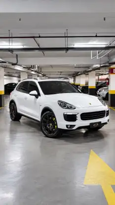 PORSCHE-CAYENNE-2017