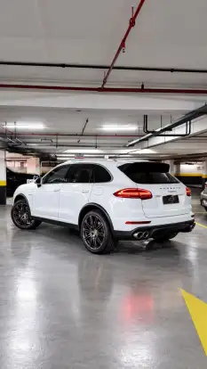 PORSCHE-CAYENNE-2017
