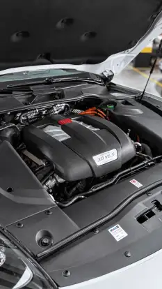 PORSCHE-CAYENNE-2017