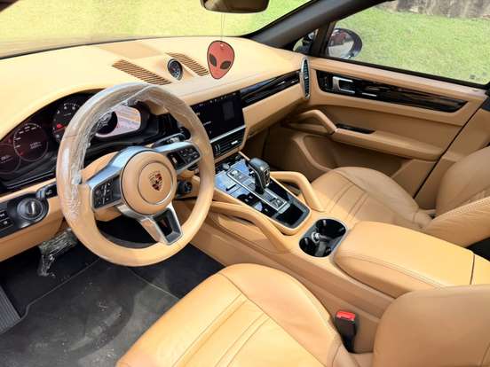 PORSCHE-CAYENNE-2020