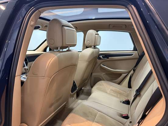 PORSCHE-MACAN-2017