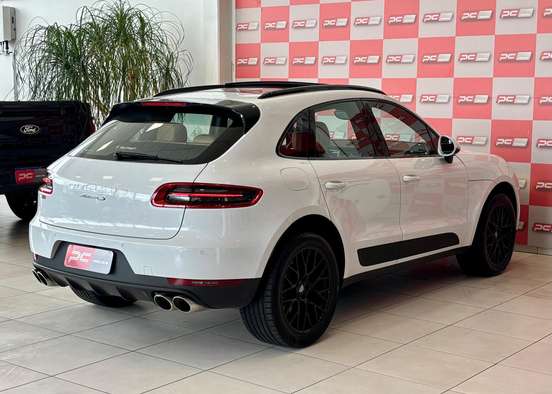 PORSCHE-MACAN-2017