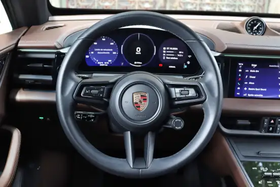PORSCHE-MACAN-2025