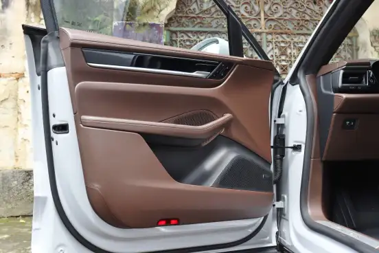 PORSCHE-MACAN-2025