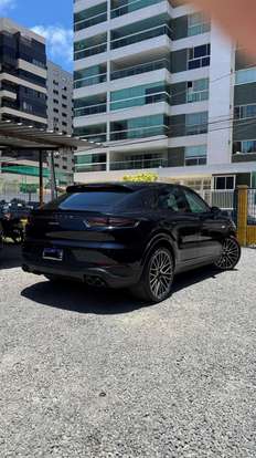 PORSCHE-CAYENNE-2022