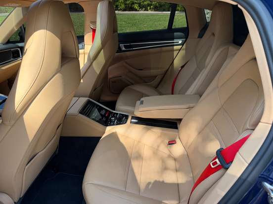 PORSCHE-PANAMERA-2022