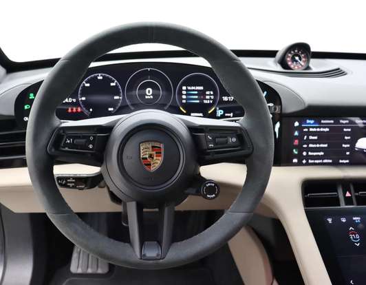 PORSCHE-TAYCAN-2021