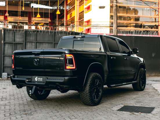 RAM-1500-5.7 V8 GASOLINA REBEL CD 4X4 AUTOMÁTICO RAM-1500-2021