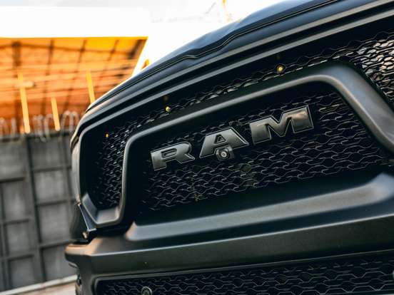 RAM-1500-5.7 V8 GASOLINA REBEL CD 4X4 AUTOMÁTICO RAM-1500-2021