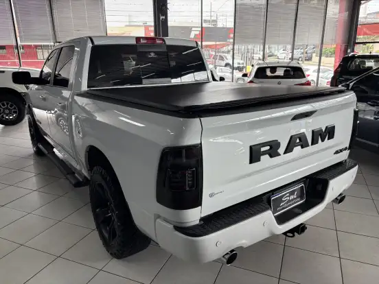 RAM-CLASSIC-5.7 V8 GASOLINA LARAMIE NIGHT EDITION CD 4X4 AUTOMÁTICO RAM-CLASSIC-2022