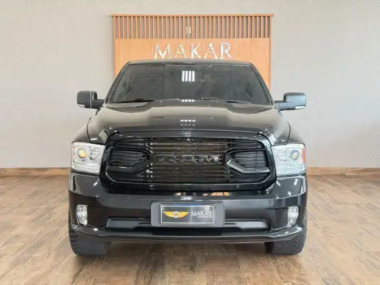 RAM-CLASSIC-5.7 V8 GASOLINA LARAMIE NIGHT EDITION CD 4X4 AUTOMÁTICO RAM-CLASSIC-2023