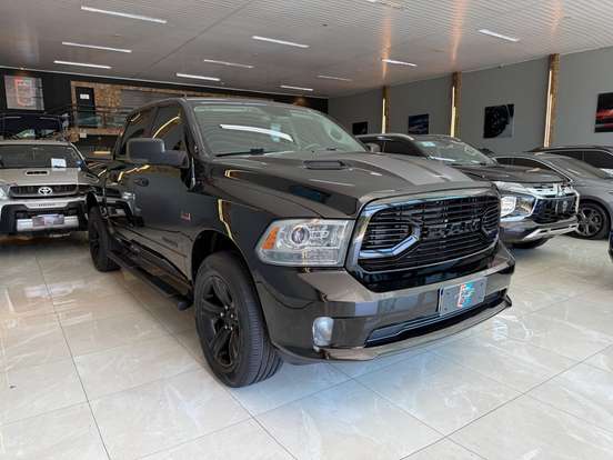 RAM-CLASSIC-5.7 V8 GASOLINA LARAMIE NIGHT EDITION CD 4X4 AUTOMÁTICO RAM-CLASSIC-2022