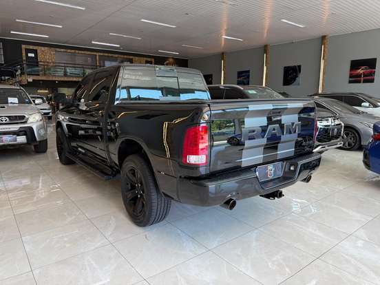 RAM-CLASSIC-5.7 V8 GASOLINA LARAMIE NIGHT EDITION CD 4X4 AUTOMÁTICO RAM-CLASSIC-2022