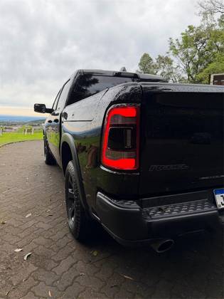 RAM 1500 5.7 V8 GASOLINA REBEL CD 4X4 AUTOMÁTICO
