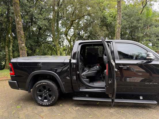 RAM-1500-5.7 V8 GASOLINA REBEL CD 4X4 AUTOMÁTICO RAM-1500-2022