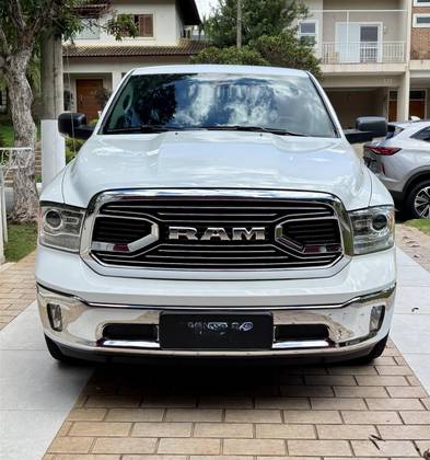 RAM CLASSIC 5.7 V8 GASOLINA LARAMIE CD 4X4 AUTOMÁTICO
