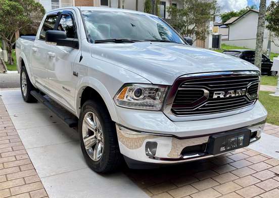 RAM-CLASSIC-5.7 V8 GASOLINA LARAMIE CD 4X4 AUTOMÁTICO RAM-CLASSIC-2023