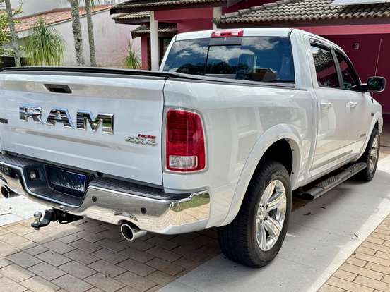 RAM-CLASSIC-5.7 V8 GASOLINA LARAMIE CD 4X4 AUTOMÁTICO RAM-CLASSIC-2023