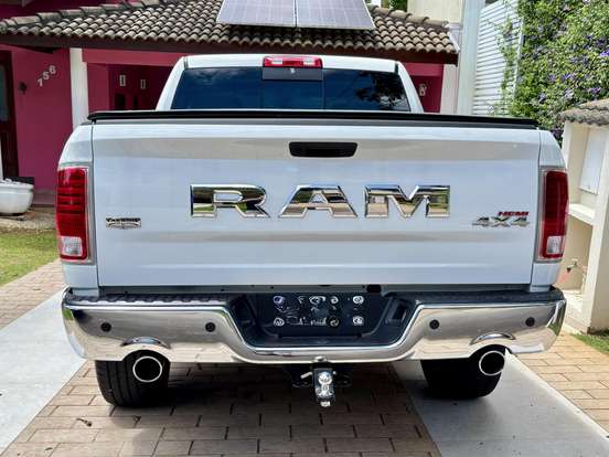 RAM-CLASSIC-5.7 V8 GASOLINA LARAMIE CD 4X4 AUTOMÁTICO RAM-CLASSIC-2023