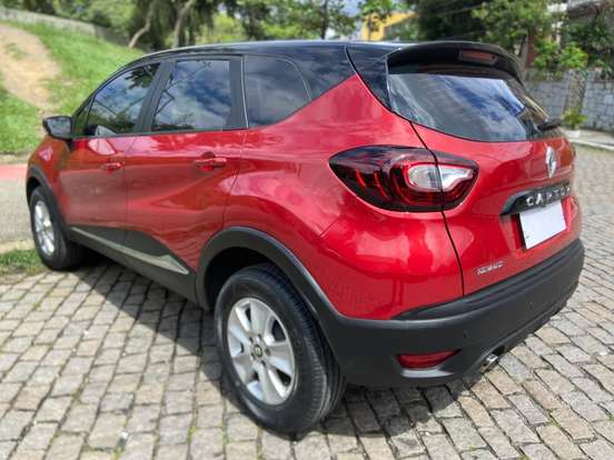 RENAULT-CAPTUR-2018