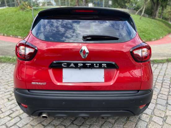 RENAULT-CAPTUR-2018