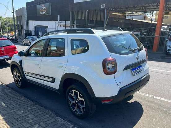 RENAULT-DUSTER-2022