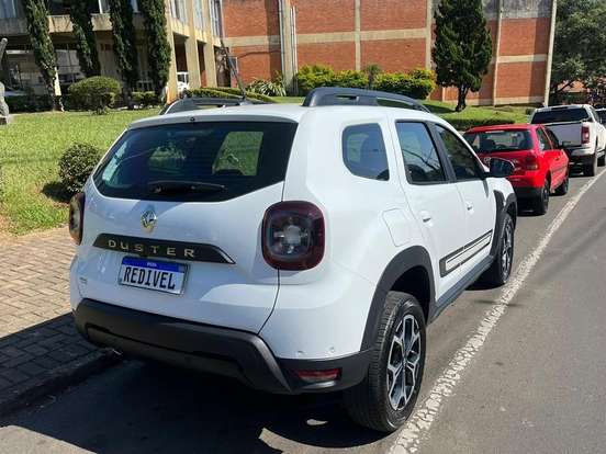 RENAULT-DUSTER-2022