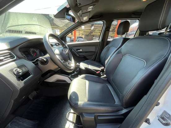 RENAULT-DUSTER-2022